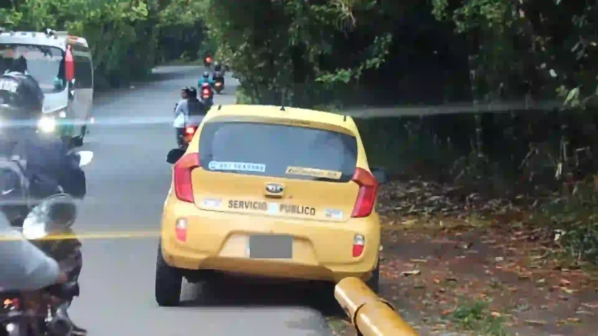 Lo que se sabe del hallazgo de dos cuerpos que fueron bajados de un taxi y lanzados debajo de un puente en Jamundí