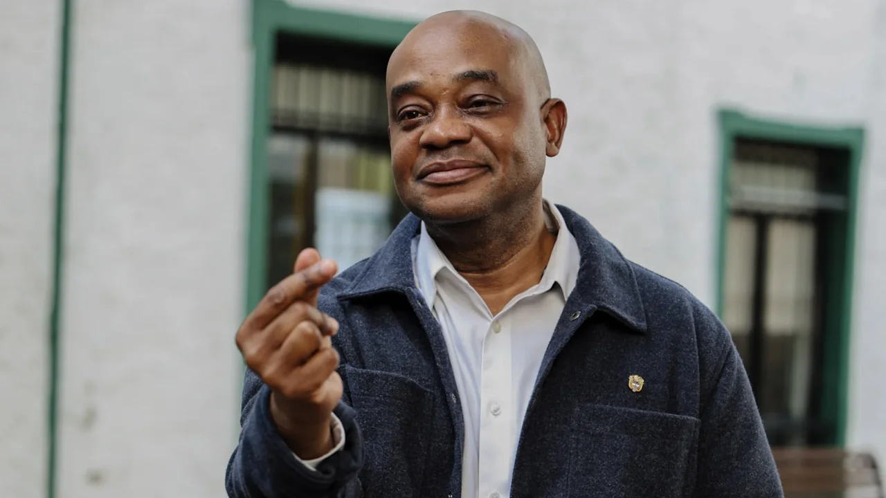 Luis Gilberto Murillo would resign his presidential candidacy and join Iván Cepeda's campaign