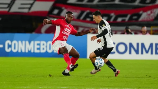 Santa Fe dejó ir la victoria al último minuto y quedó al borde de la eliminación en Copa Libertadores