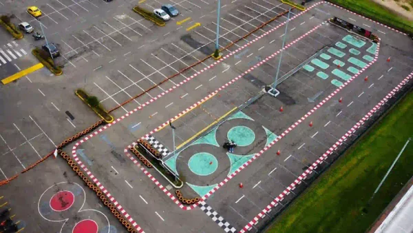 Expertos revelan qué debe revisar antes de sacar la licencia de conducción en Colombia