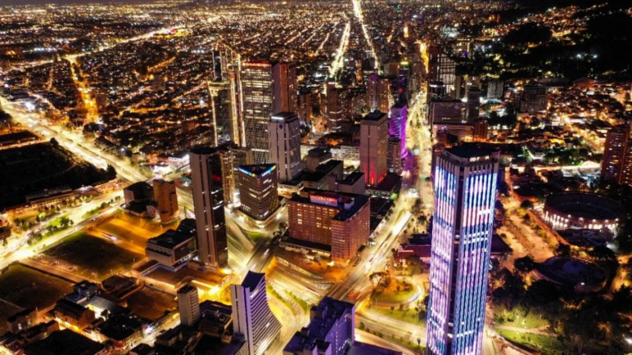 For Mother's Day there will be 'Bogotá Despierta' on Saturday, May 9. Until what time will it last?