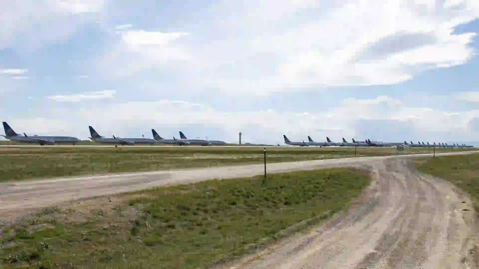 Una persona fue absorbida por uno de los motores de un avión en el aeropuerto de Denver, EE. UU.