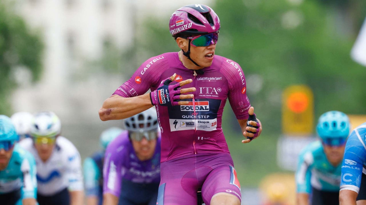 Photo-finish ending in the third stage of the Giro d'Italia: victory goes to Frenchman Paul Magnier