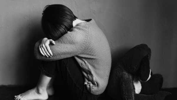 Cae red internacional de explotación sexual infantil: madres los grababan y vendían el contenido