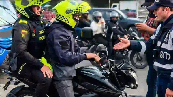 Graves riesgos para ciclistas y peatones por invasión de motos en ciclorrutas: captados EN VIVO