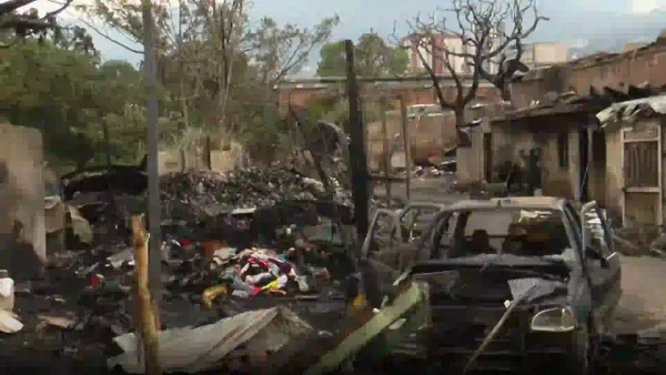 Incendio en Medellín calcinó seis viviendas: 58 personas lo perdieron todo