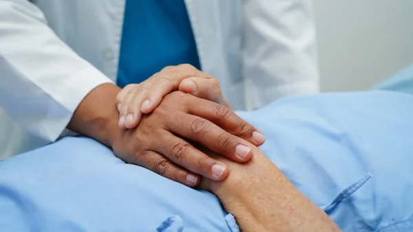 Reconocida presentadora confirmó en vivo que la diagnosticaron con cáncer