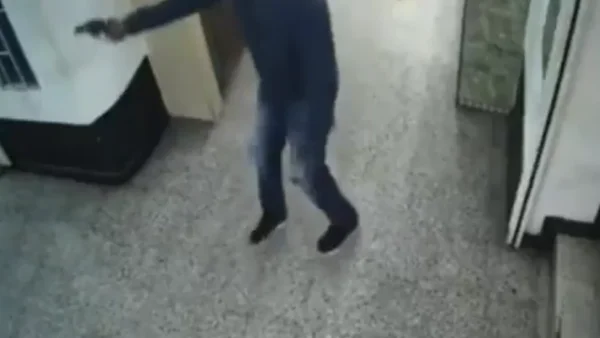 Ladrones se hicieron pasar como policías para cometer millonario robo en joyería de Bogotá