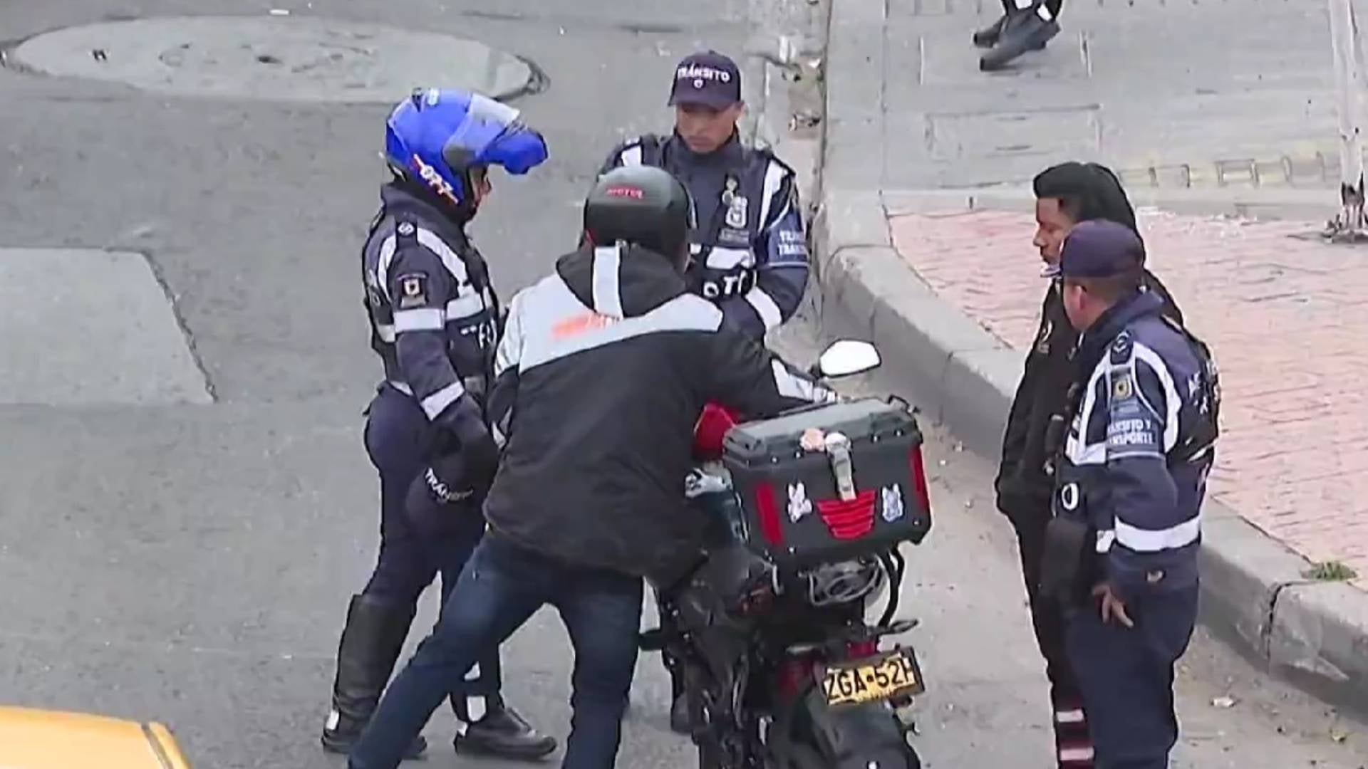 Hombre con motocicleta robada en Bogotá