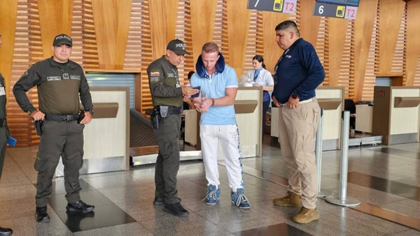 Expulsaron otra vez al ruso que hacía escándalos y fiestas en El Poblado: regresó ilegalmente