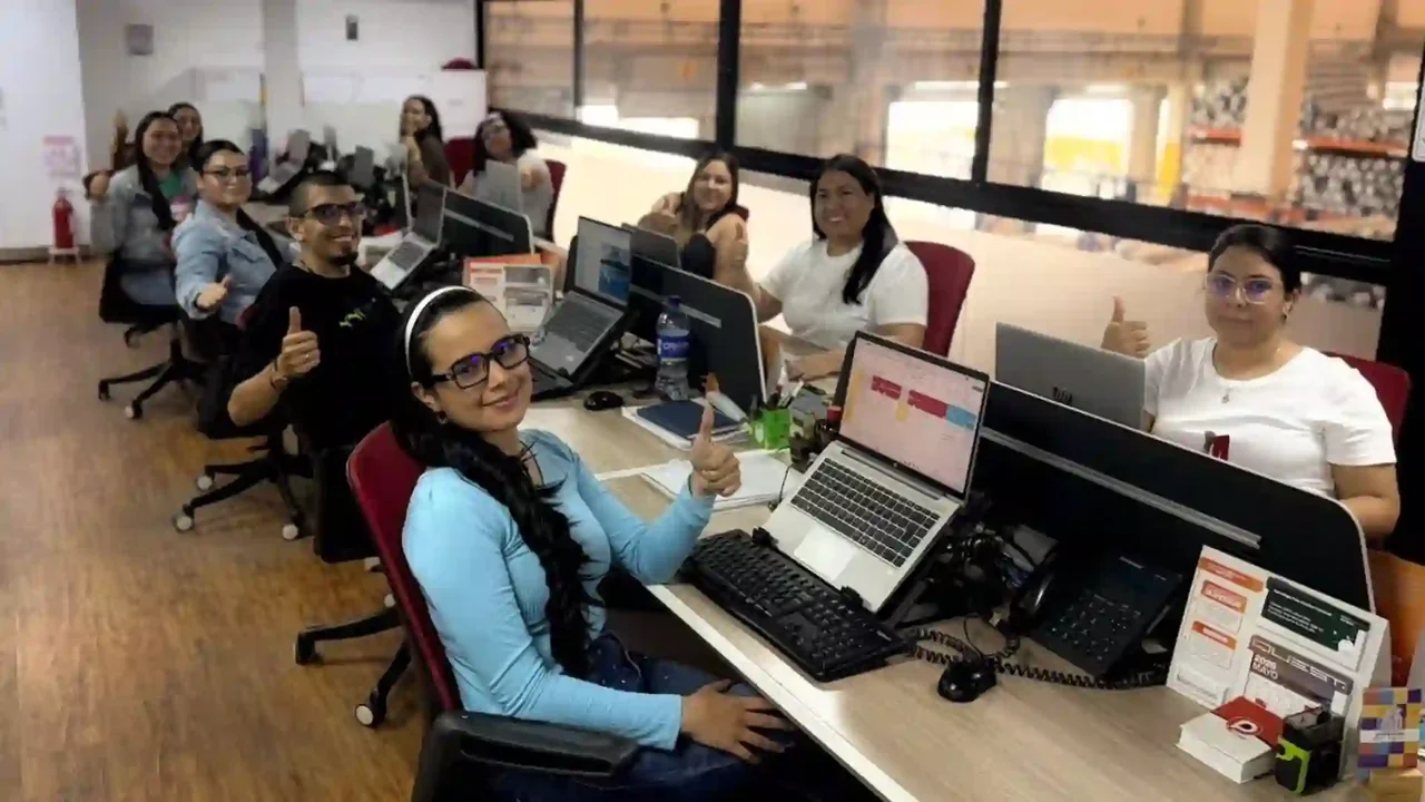 La empresa de moda que genera 1.000 empleos en Colombia y revela su fórmula para crecer con jóvenes