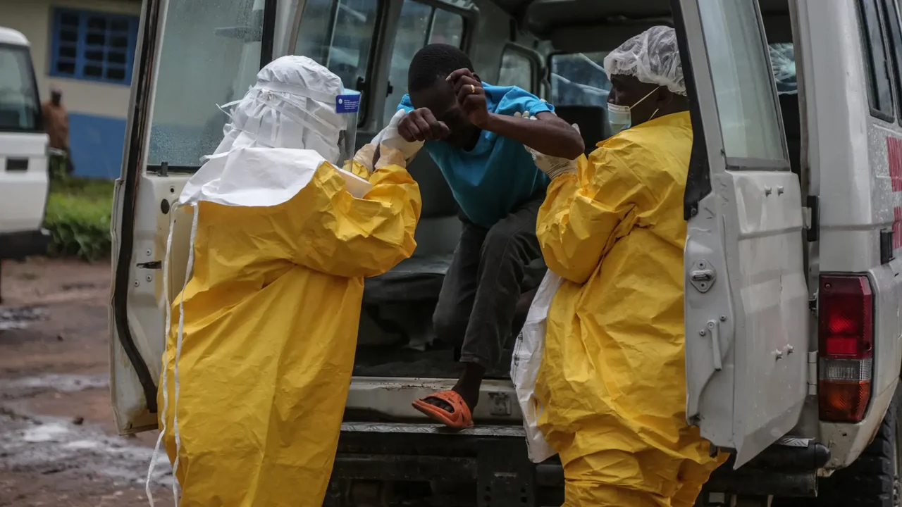 Uganda reporta dos nuevos casos de ébola en medio de crisis sanitaria en África central