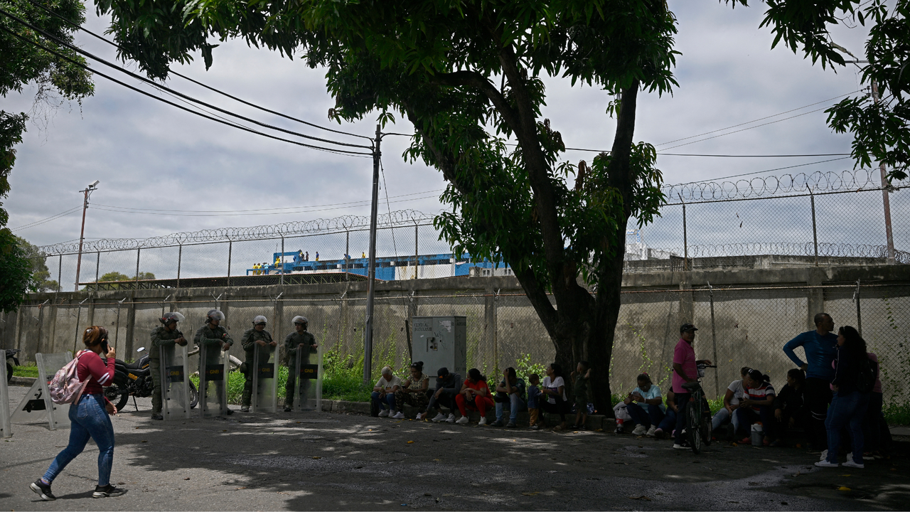Destituyen a director de cárcel en Venezuela en la que los presos se amotinaron para denunciar torturas