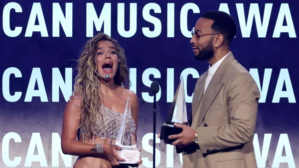 Karol G fue reconocida en los AMAs 2026 por su excelencia: recibió sorpresa en el escenario Karol G fue reconocida en los AMAs 2026 por su excelencia: recibió sorpresa en el escenario