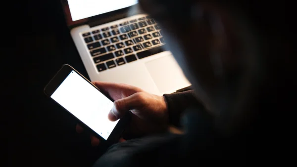 Cómo protegerse de engaños digitales durante las elecciones en Colombia
