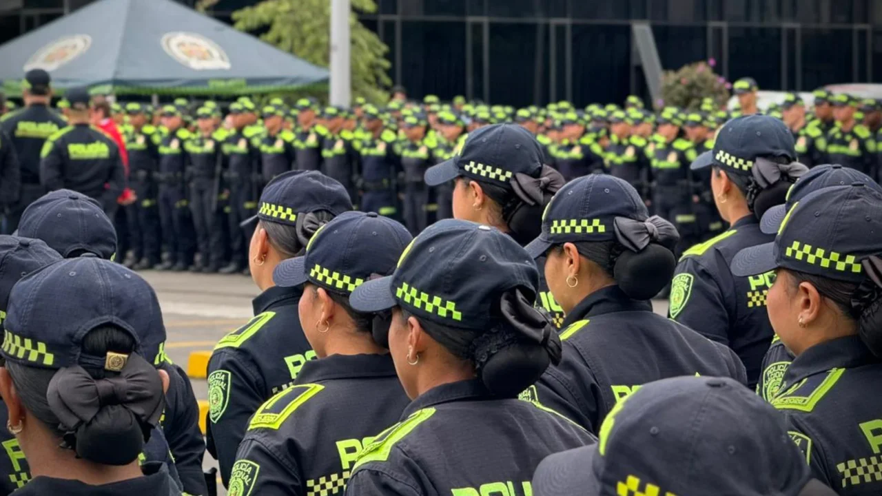 Se fortalece la seguridad en Bogotá: llegaron casi 800 policías para cortar de raíz a la delincuencia