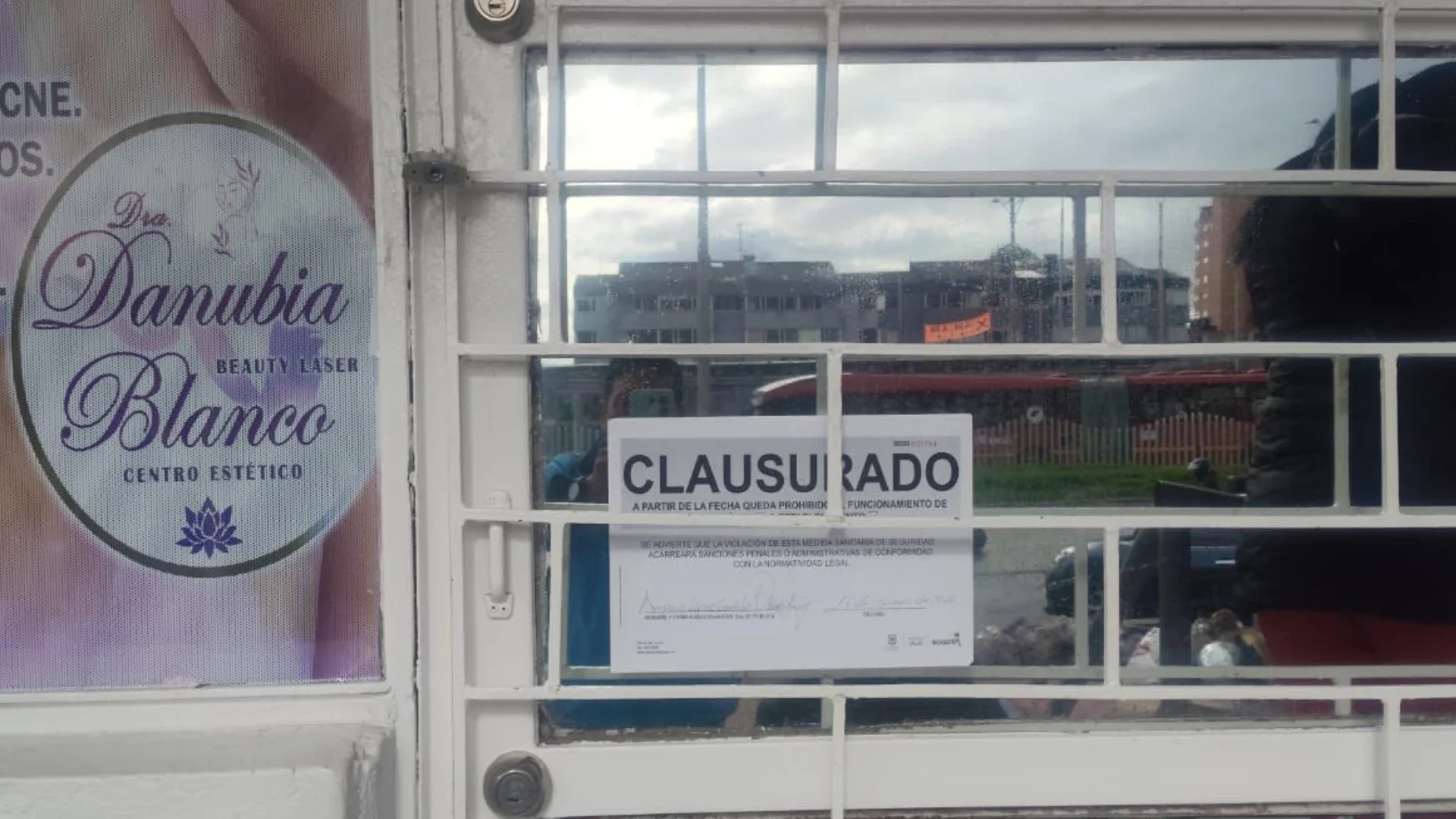 Centros estéticos de garaje sellados en Bogotá.