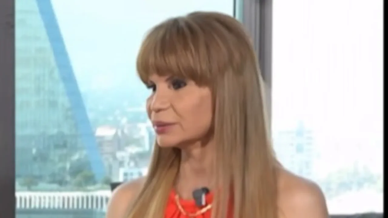 Cover image for “Hay que estar preparados”: Mhoni Vidente alertó con predicción para los próximos días