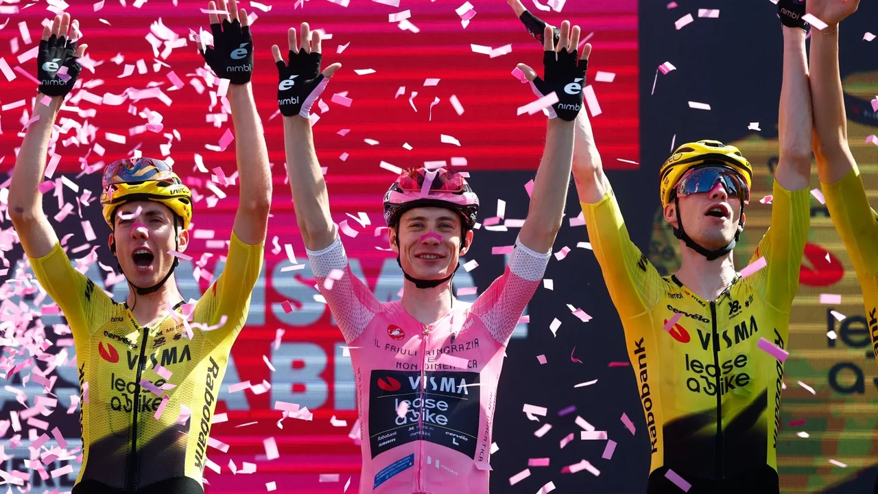 Cover image for ¡Jonas Vingegaard ganó la etapa 20 y es campeón del Giro de Italia 2026!