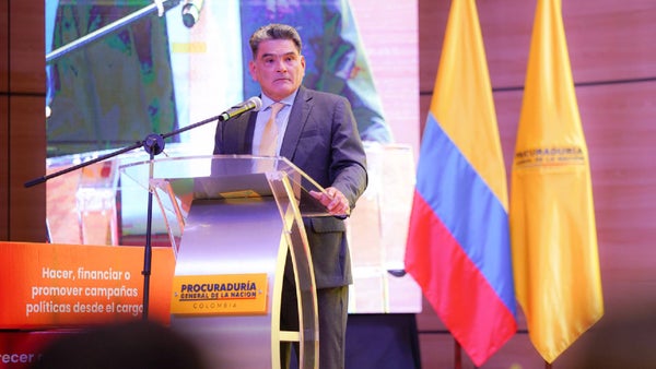 Siete embajadores serán investigados por presunta participación indebida en política Siete embajadores serán investigados por presunta participación indebida en política
