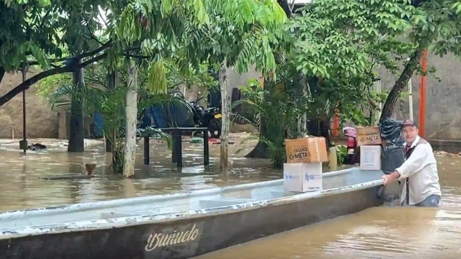 Más de 700 familias damnificadas y con el agua a la cintura por el desbordamiento de tres ríos en Cabuyaro, Meta