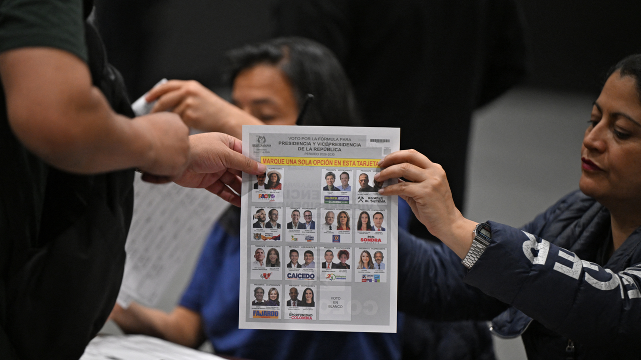 Cover image for Así reaccionaron “los quemados” a los resultados de primera vuelta