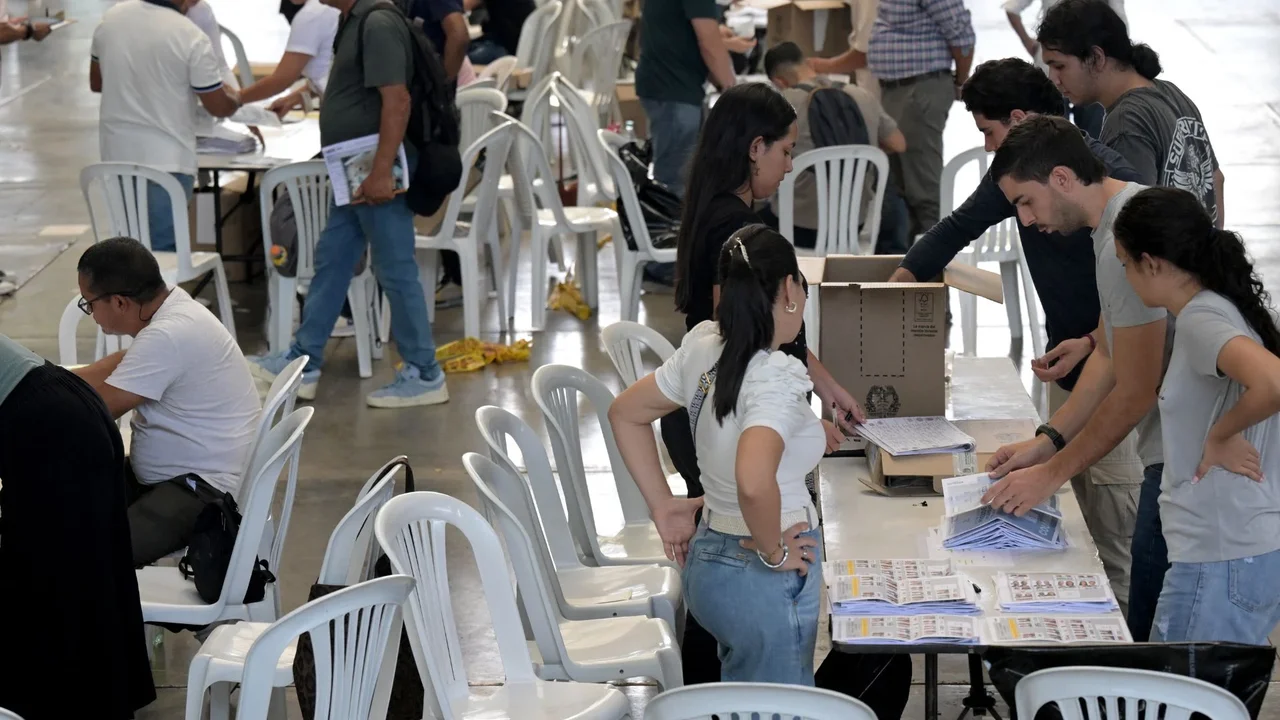 Cover image for 8 capturas, 10 noticias criminales y 77 desaparecidos en las urnas: Fiscalía sobre su plan de acción durante las elecciones