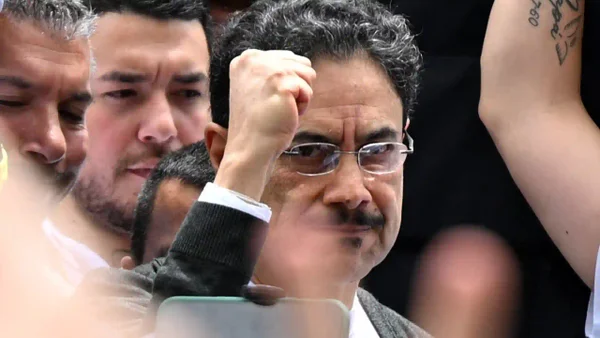 “Obtuvimos 10 millones de votos mal contados”: Iván Cepeda tras preconteo electoral