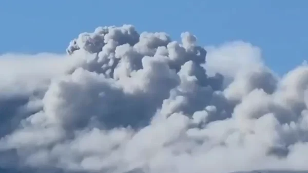Se registró una fuerte expulsión de ceniza en el volcán Puracé: estos son los detalles Se registró una fuerte expulsión de ceniza en el volcán Puracé: estos son los detalles