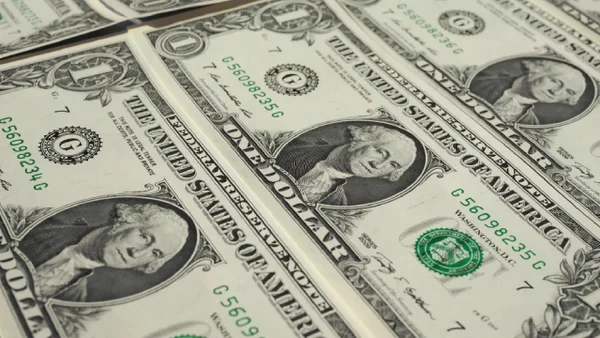 ¡Cayó el dólar y tocó su nivel más bajo en un mes! Así abrió hoy 2 de junio de 2026