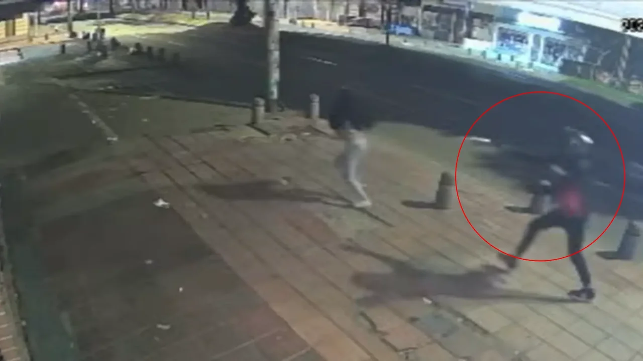 Joven de 19 años recibió dos disparos por la espalda para robarle el celular en Bogotá