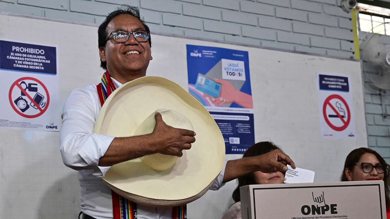 Candidato Roberto Sánchez pide anular más de mil mesas en las que ganó Keiko Fujimori en Perú