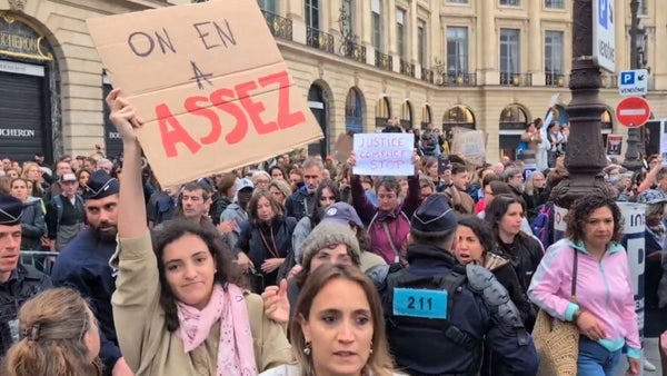 Miles de personas protestan en Francia contra la lentitud de la justicia en casos de pederastia Miles de personas protestan en Francia contra la lentitud de la justicia en casos de pederastia