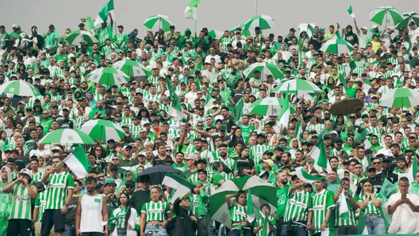 Hinchas de Atlético Nacional protagonizaron peleas tras perder la final: videos Hinchas de Atlético Nacional protagonizaron peleas tras perder la final: videos