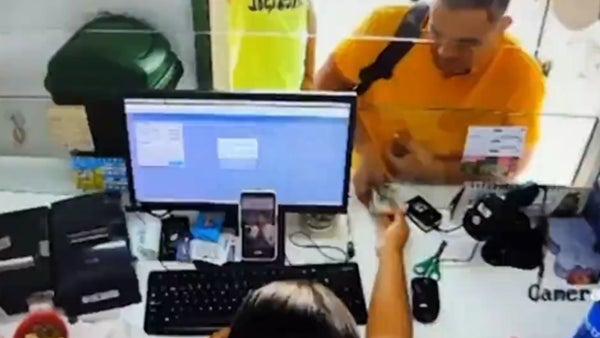 Capturan red que robaba subsidios: Fiscalía imputó cargos a 11 personas por estafa a víctimas del conflicto Capturan red que robaba subsidios: Fiscalía imputó cargos a 11 personas por estafa a víctimas del conflicto