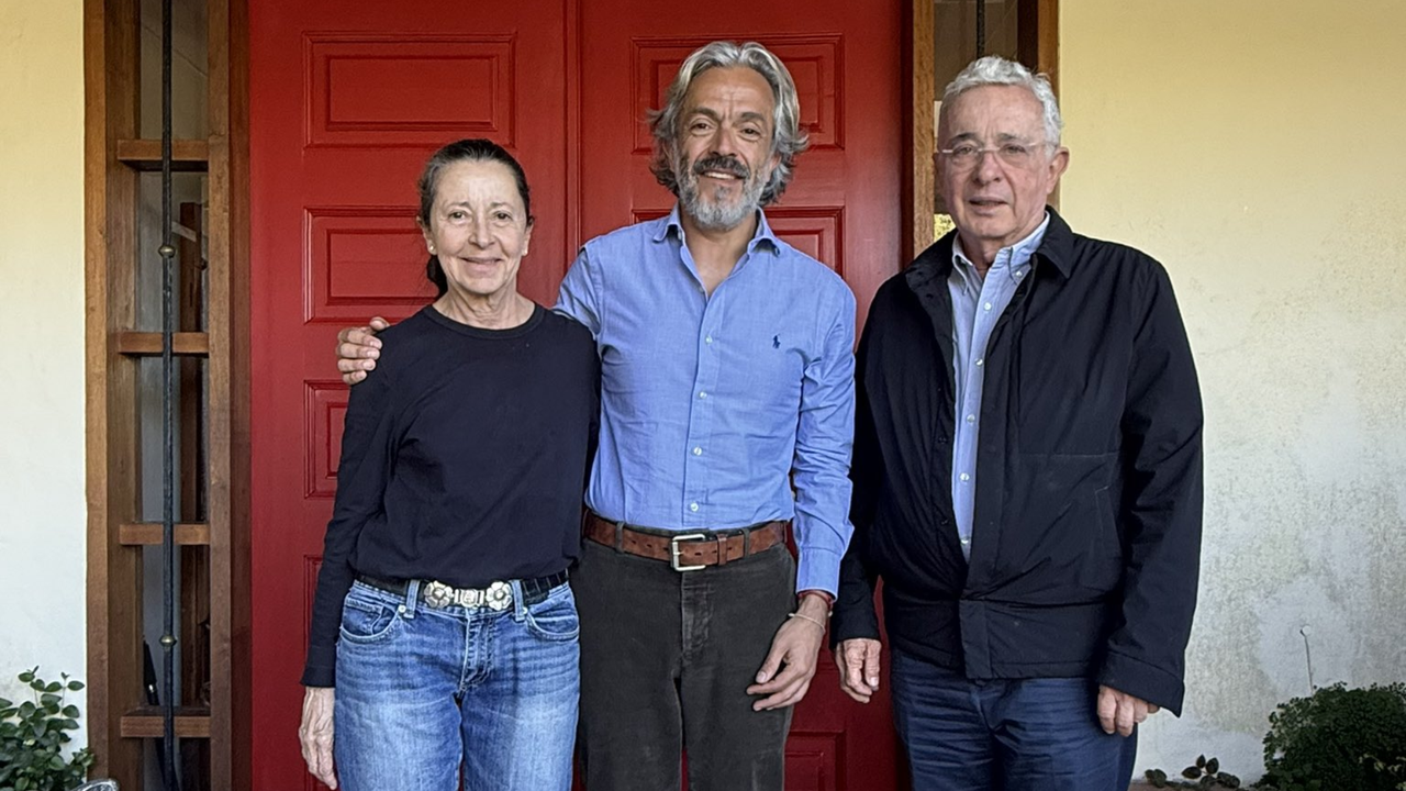 Juan Daniel Oviedo se reunió con el expresidente Álvaro Uribe: de esto hablaron