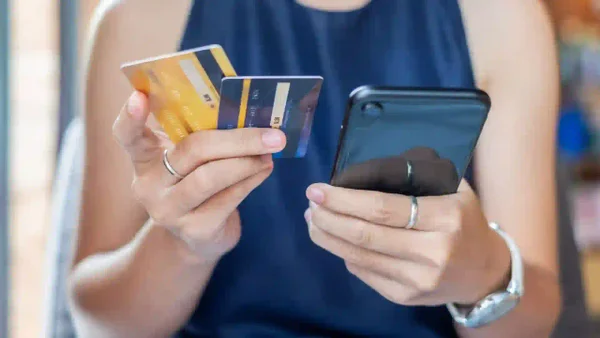 ¿Cómo pagar una compra con dos tarjetas? El nuevo sistema que beneficia a 8 millones de colombianos ¿Cómo pagar una compra con dos tarjetas? El nuevo sistema que beneficia a 8 millones de colombianos