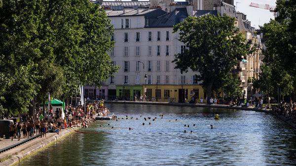 Ola de calor provoca la cancelación de clases, rutas de trenes y el baño autorizado en canales de París Ola de calor provoca la cancelación de clases, rutas de trenes y el baño autorizado en canales de París