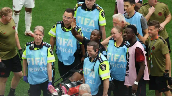 Se dio a conocer parte médico de Ismaël Koné, jugador de Canadá que sufrió escalofriante lesión