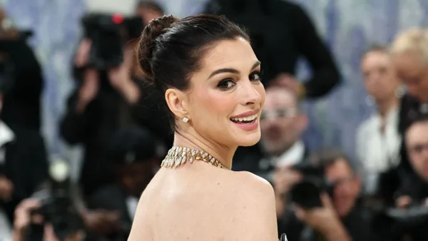 Anne Hathaway anunció que será madre por tercera vez tras enfrentar complicaciones para concebir Anne Hathaway anunció que será madre por tercera vez tras enfrentar complicaciones para concebir