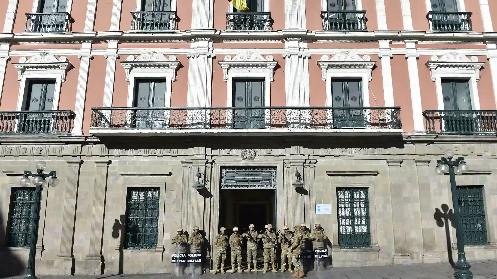 Bolivia declara estado de excepción durante 90 días tras más de un mes de protestas