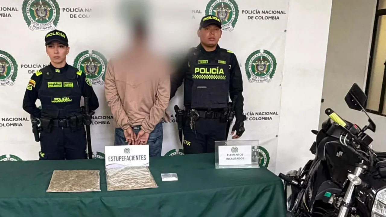 Capturan a un hombre con más de un kilo de droga en Bogotá: la iba a vender cerca de colegios y parques