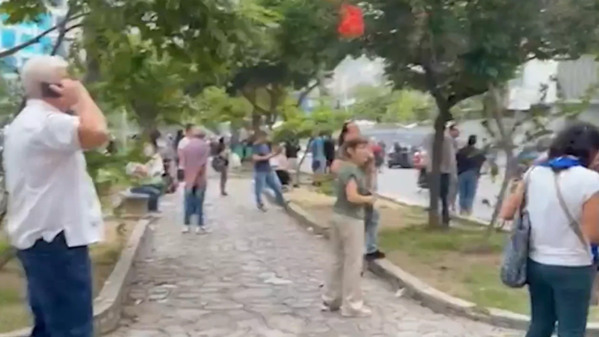 Venezolanos tras terremoto de este miércoles 24 de junio.