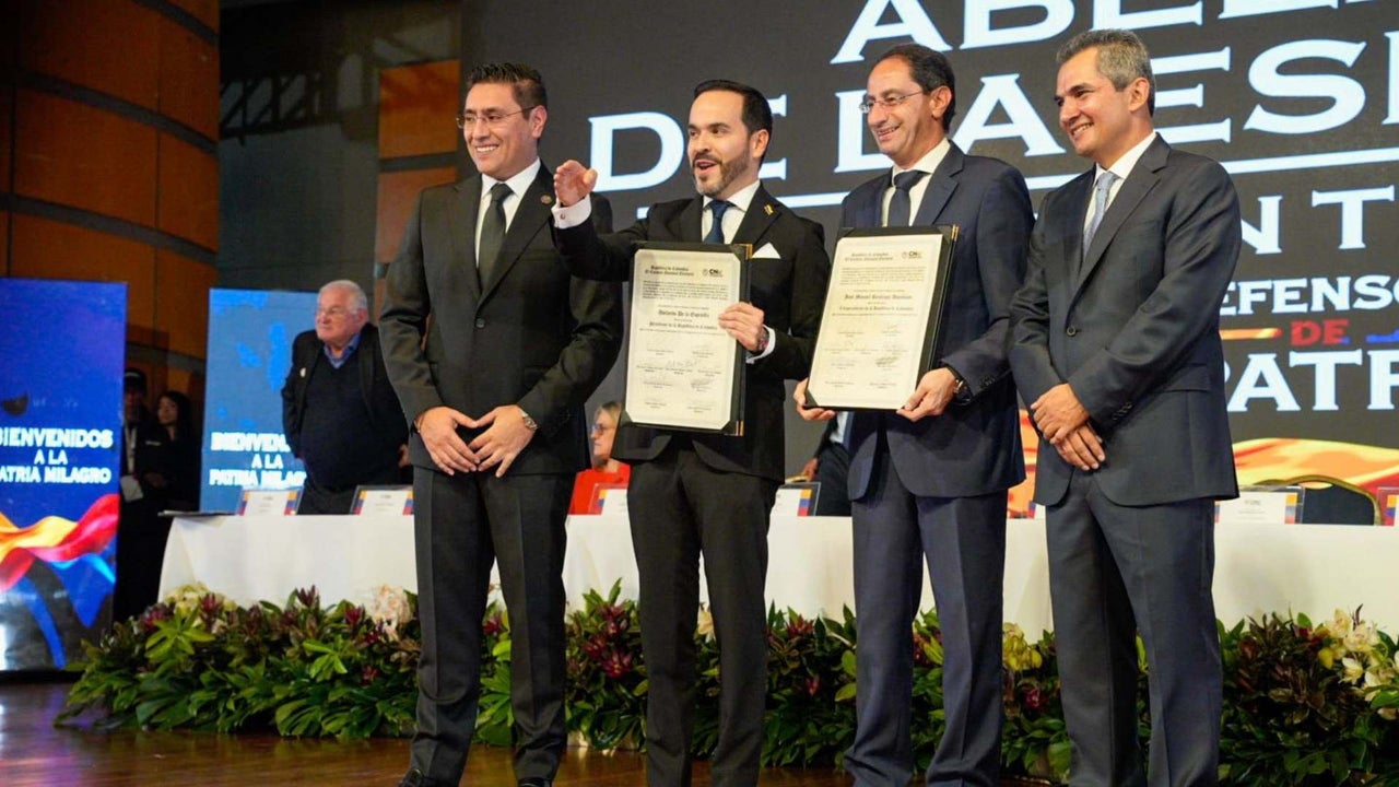 Abelardo de la Espriella recibe por parte del CNE la credencial como nuevo presidente de Colombia
