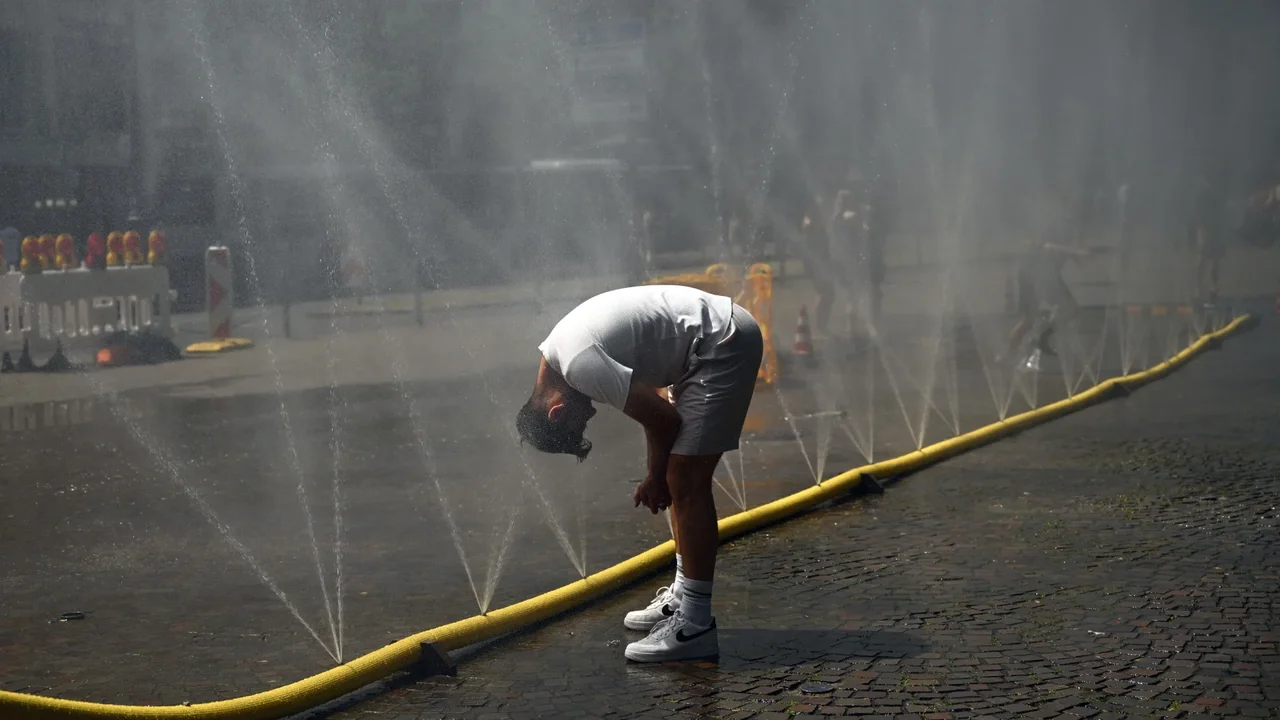 Calor extremo pone al límite a hospitales en Europa