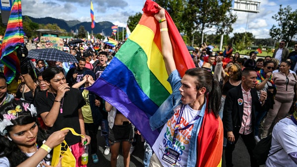 Bogotá celebra Día del Orgullo este domingo: programación, horarios y cierres viales para la jornada