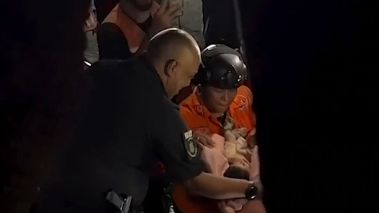 El conmovedor rescate a una madre y su bebé recién nacido bajo los escombros en La Guaira