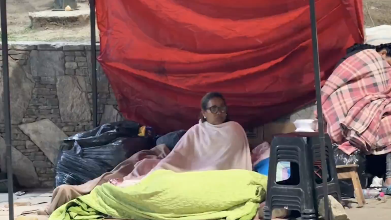 Venezolanos pasan la noche en las calles por el temor a réplicas