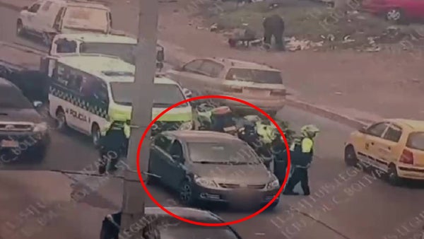 Video | Ladrón creyó que había escapado con un vehículo robado en Bogotá, pero las cámaras lo delataron Video | Ladrón creyó que había escapado con un vehículo robado en Bogotá, pero las cámaras lo delataron