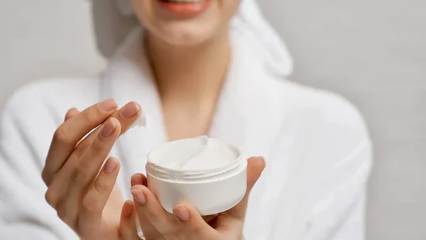 Invima advierte sobre una crema viral en TikTok: su venta es ilegal en Colombia Invima advierte sobre una crema viral en TikTok: su venta es ilegal en Colombia